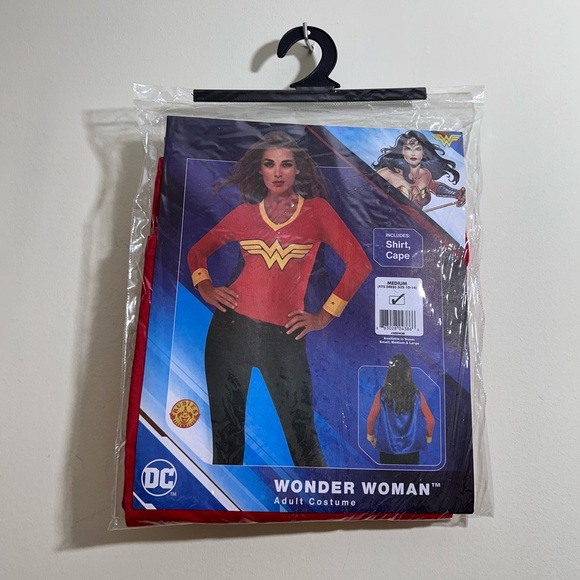 NWT Rubies Women's Wonder Woman Dc Sporty Tee costume size Medium - Picture 2 of 8